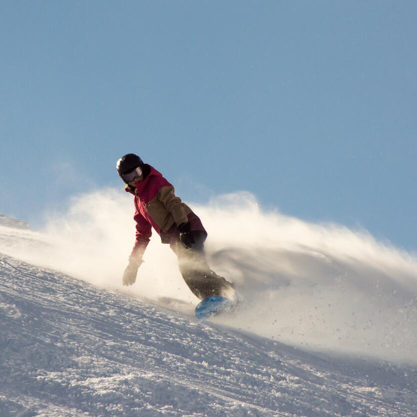Verschiedene Snowboards bei Scheiber Sport ausleihen | © Scheiber Sport