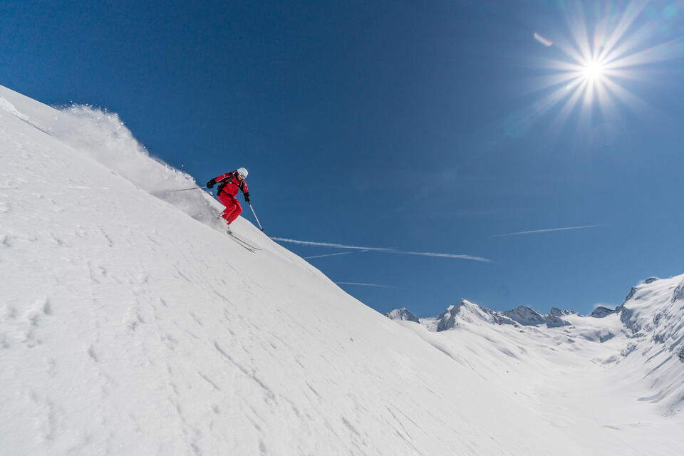 Ski school and Scheiber Sport shop right next to each other | © Scheiber Sport