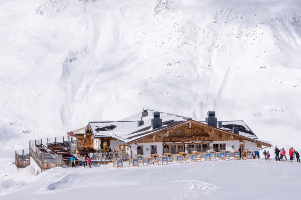 First Line Skiing and breakfast in Obergurgl-Hochgurgl  | © Scheiber Sport