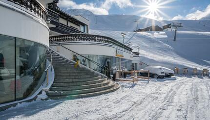 All shops are directly next to the slope | © Scheiber Sport